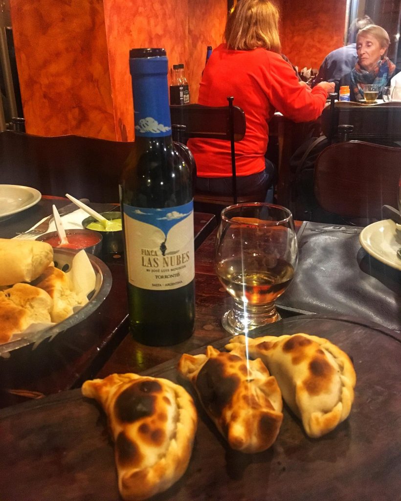Top Torrontés food pairing, empanadas from Salta with local Torrontés wine. Guide to Torrontés and Criolla varieties in Argentina and South America