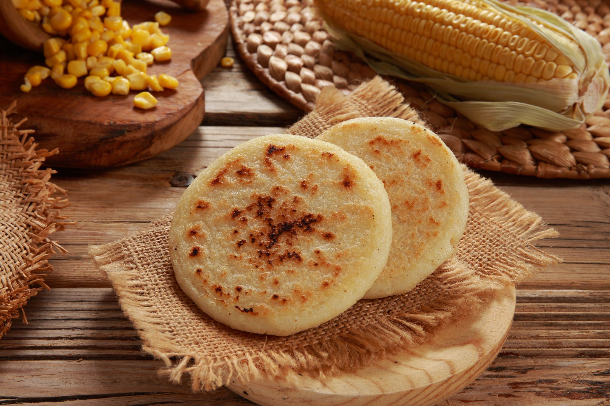 The ultimate recipe to arepas from Colombia and venezuela, guide to South American food. Arepa recipe